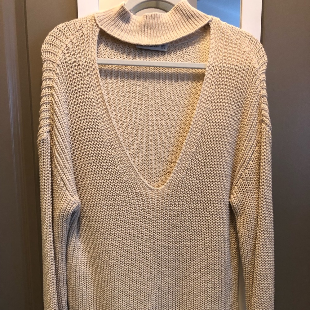 Cream Zara v neck sweater with neck band